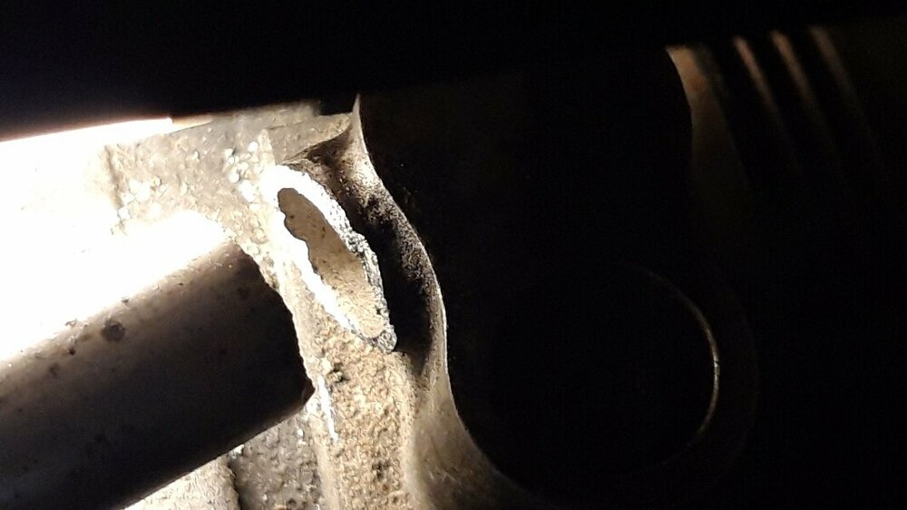 AC Kompressor Rohrbruch.jpg