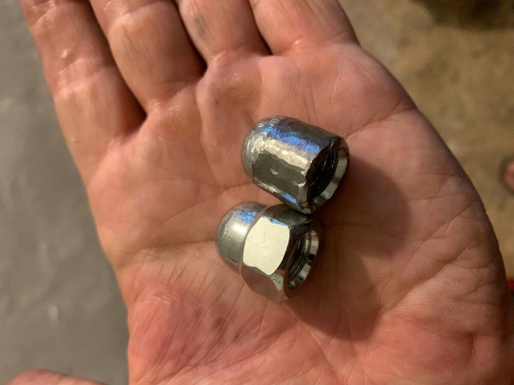 Kuppe aus Mutter.jpg