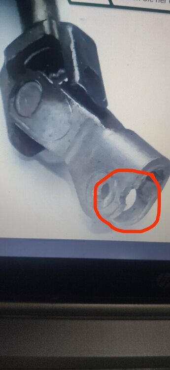 Kerbe Lenksäule.jpg