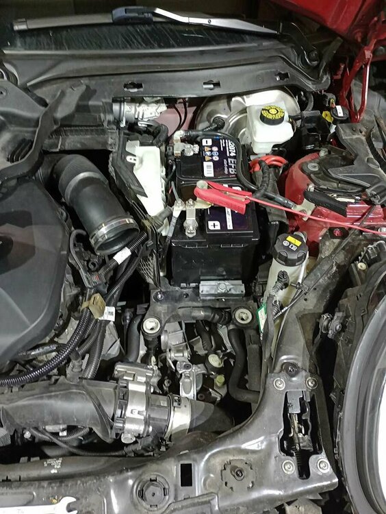 Mini Cooper Batterietausch.jpg