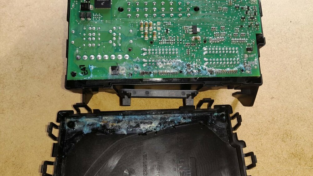 SAM Wasserschaden.jpg