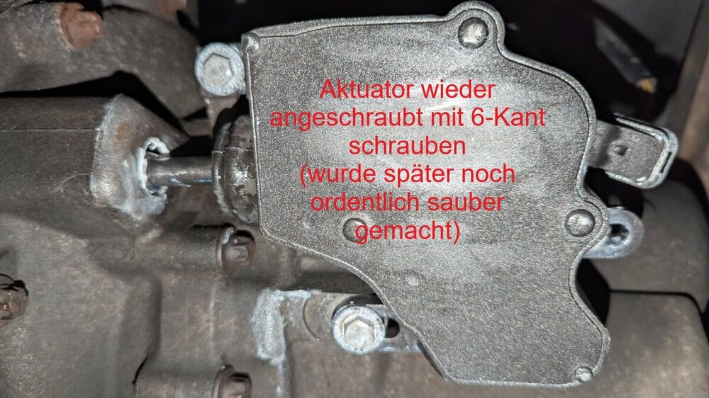 Aktuator wieder eingebaut.jpg
