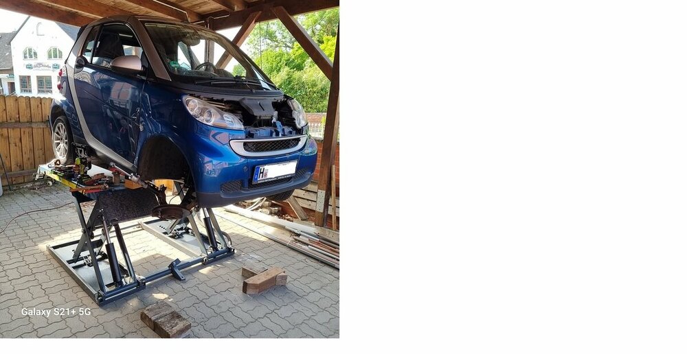 Smart auf Bühne.jpg