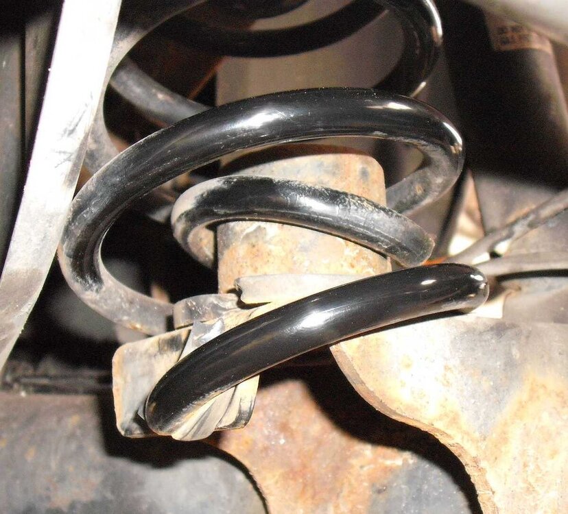 gebrochene Bilstein Feder 3.jpg