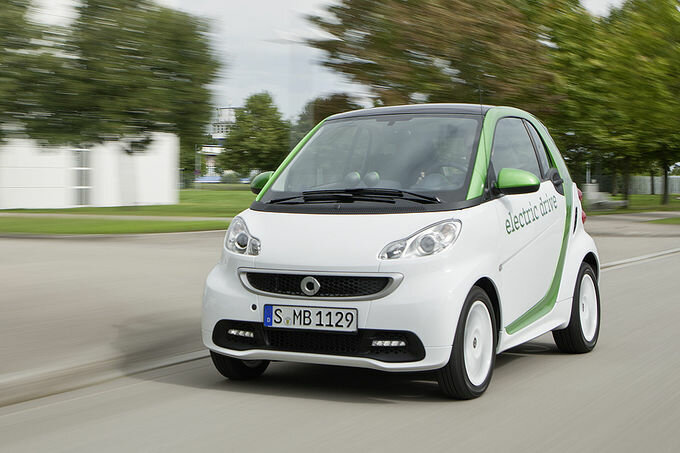 Smart-Fortwo-Electric-Drive-fotoshowImage-da5061d0-524236.jpg